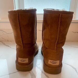 Ugg Classic short boot, chestnut brown